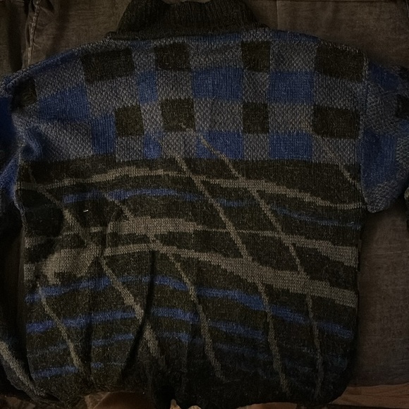 Vintage 80’s Giovanni Sweater. Cool design. - Picture 5 of 5